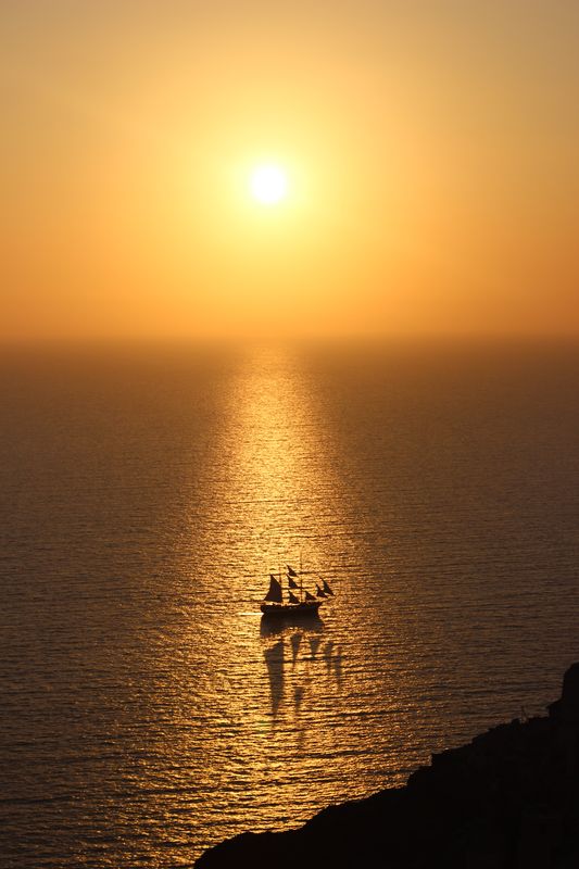 Epic Sunset in Oia, Santorini