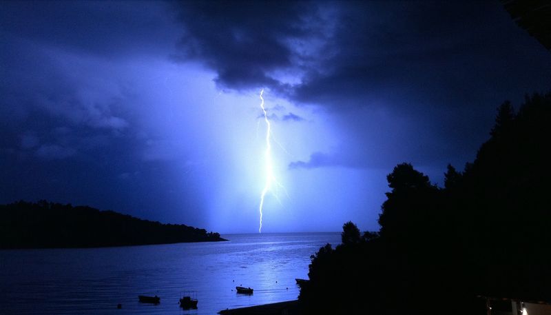 Lightning in Panormos bay (Πάνορμος)